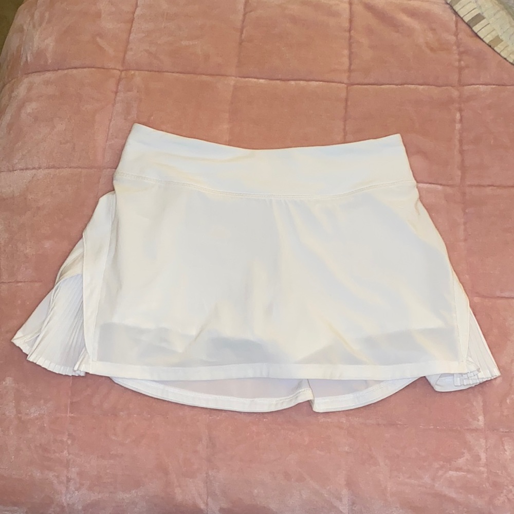 Lululemon play off the pleats mid-rise skirt
